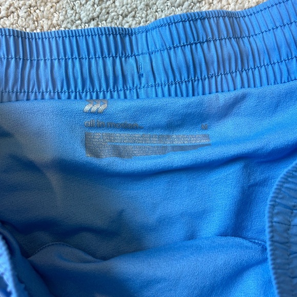All in Motion Size Medium Blue athletic Shorts with Pockets - Picture 4 of 5